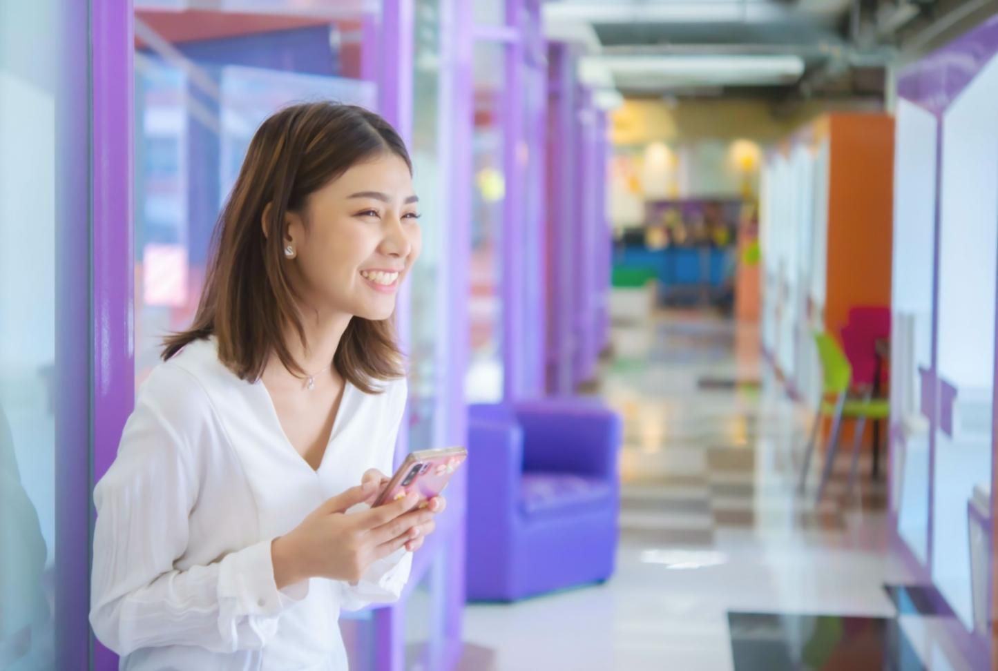 Formateur analysant des données de référencement